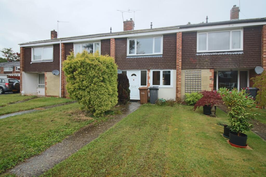 3 bed Mid Terraced House for rent in Andover. From Austin Hawk Estate Agents - Andover