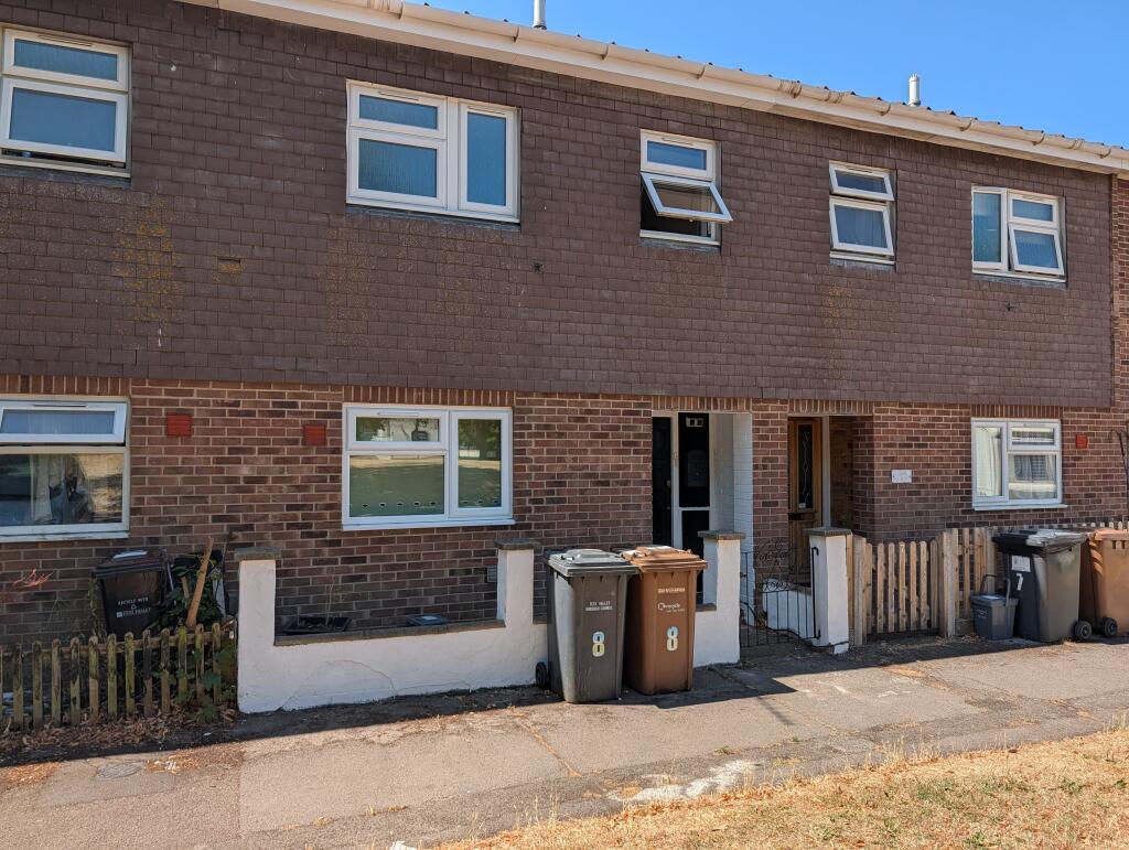 3 bed Detached for rent in Charlton. From Austin Hawk Estate Agents - Andover
