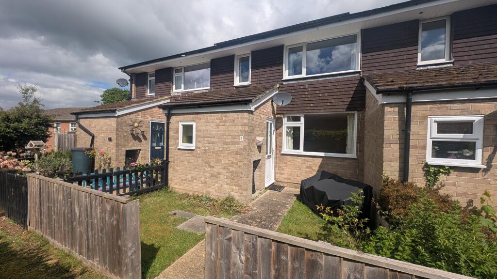 2 bed Mid Terraced House for rent in Charlton. From Austin Hawk Estate Agents - Andover 2 bed Mid Terraced House for rent in Charlton. From Austin Hawk Estate Agents - Andover