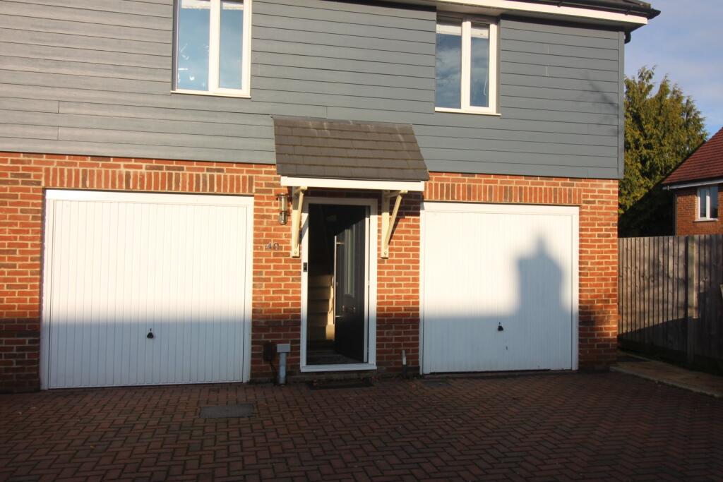 2 bed Coach House for rent in Andover Down. From Austin Hawk Estate Agents - Andover