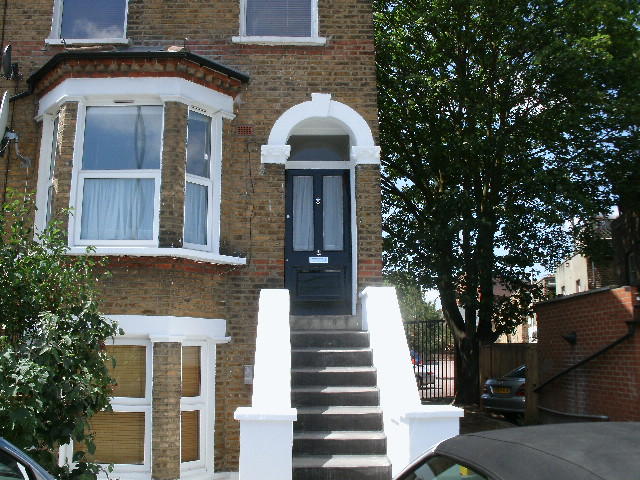 1 bed 1st Floor Flat for rent in Wandsworth. From Aynsley Property Services Ltd