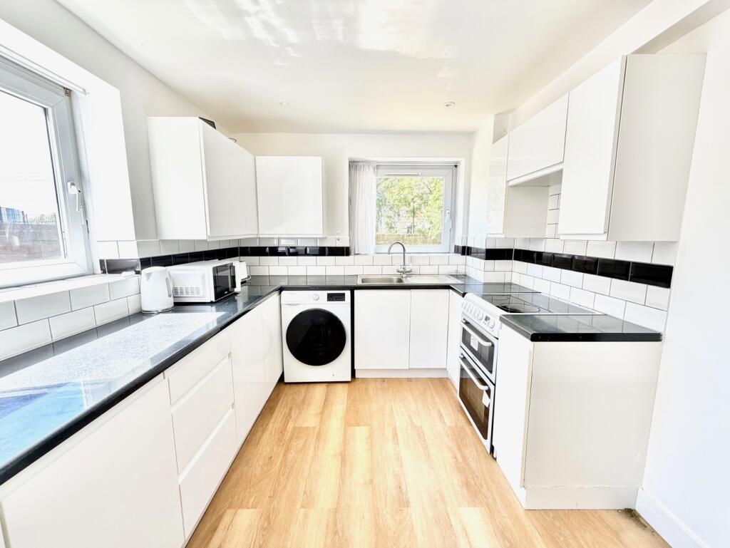 3 bed Annexe for rent in Stratford. From Bairstow Eves - Bow