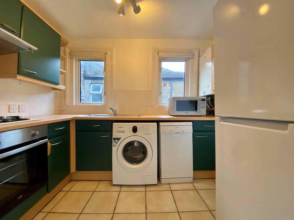 2 bed 1st Floor Flat for rent in Stoke Newington. From Bairstow Eves - Bow