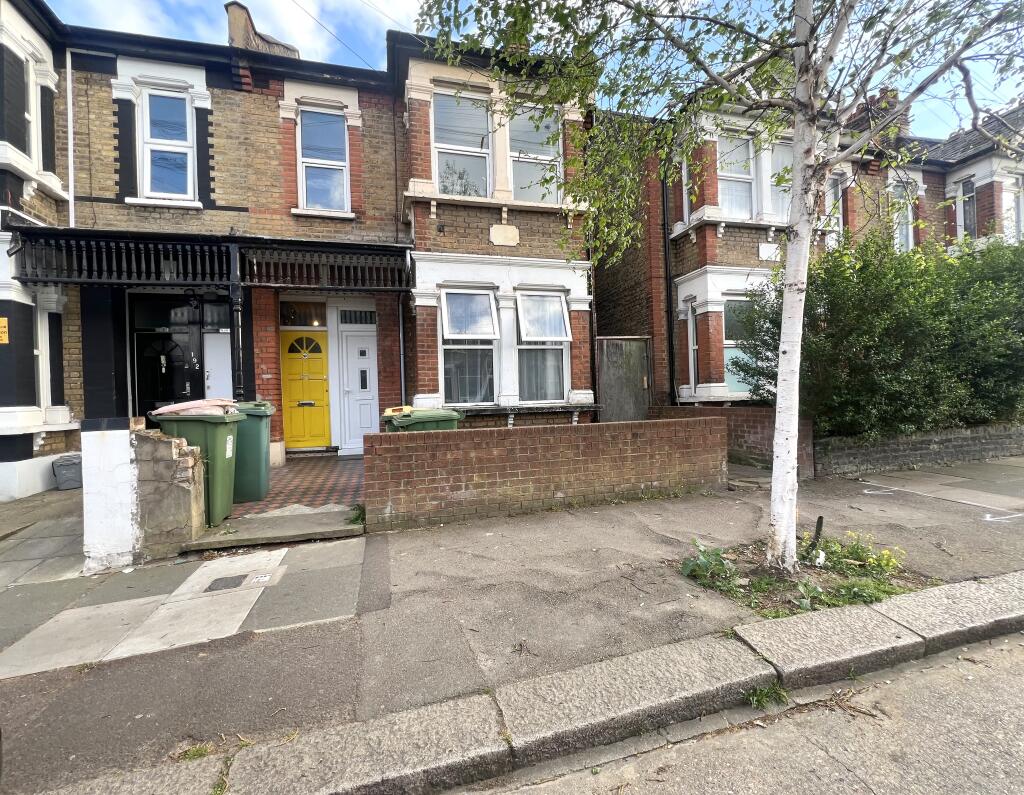 3 bed 1st Floor Flat for rent in East Ham. From Bairstow Eves - Leytonstone