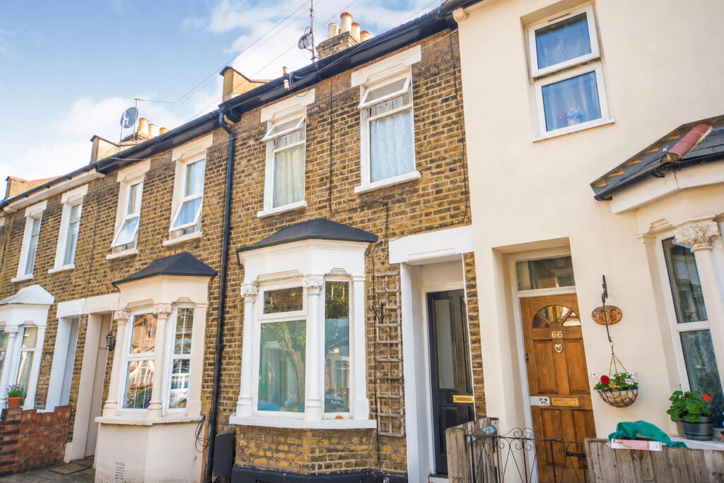 2 bed Detached for rent in Stratford. From Bairstow Eves - Leytonstone