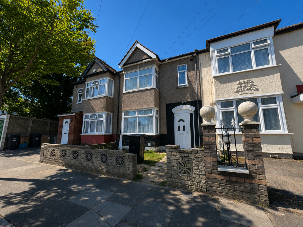 4 bed Detached for rent in Ilford. From Bairstow Eves - Leytonstone 4 bed Detached for rent in Ilford. From Bairstow Eves - Leytonstone