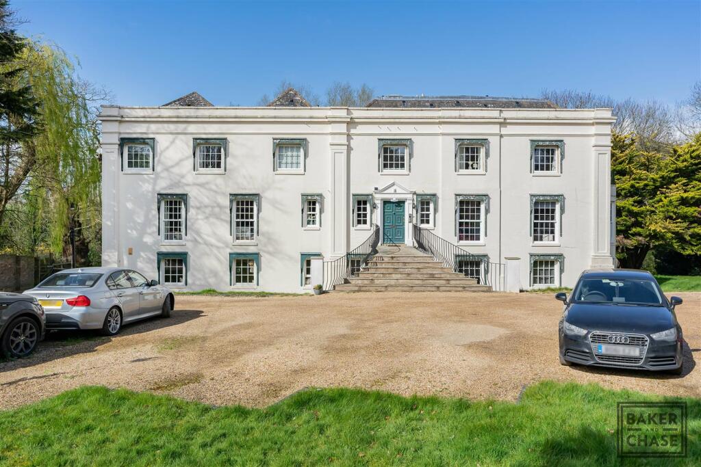 3 bed 1st Floor Flat for rent in Waltham Cross. From Baker and Chase - London Borough of Enfield