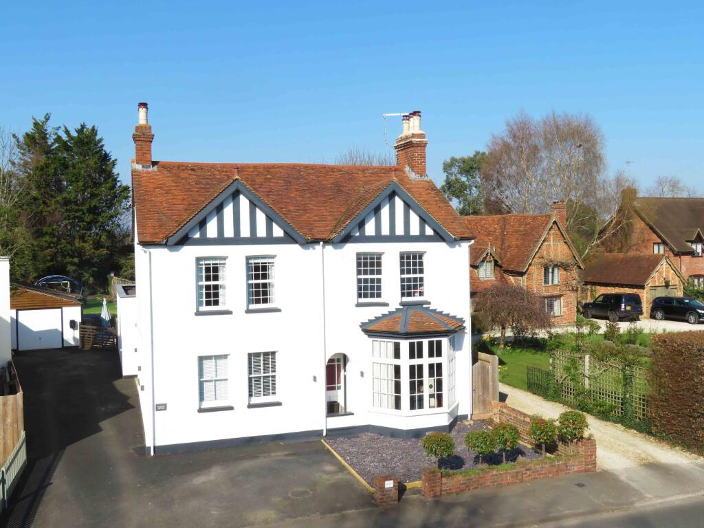 4 bed Detached for rent in Dorney. From Barker Stone - Marlow 4 bed Detached for rent in Dorney. From Barker Stone - Marlow