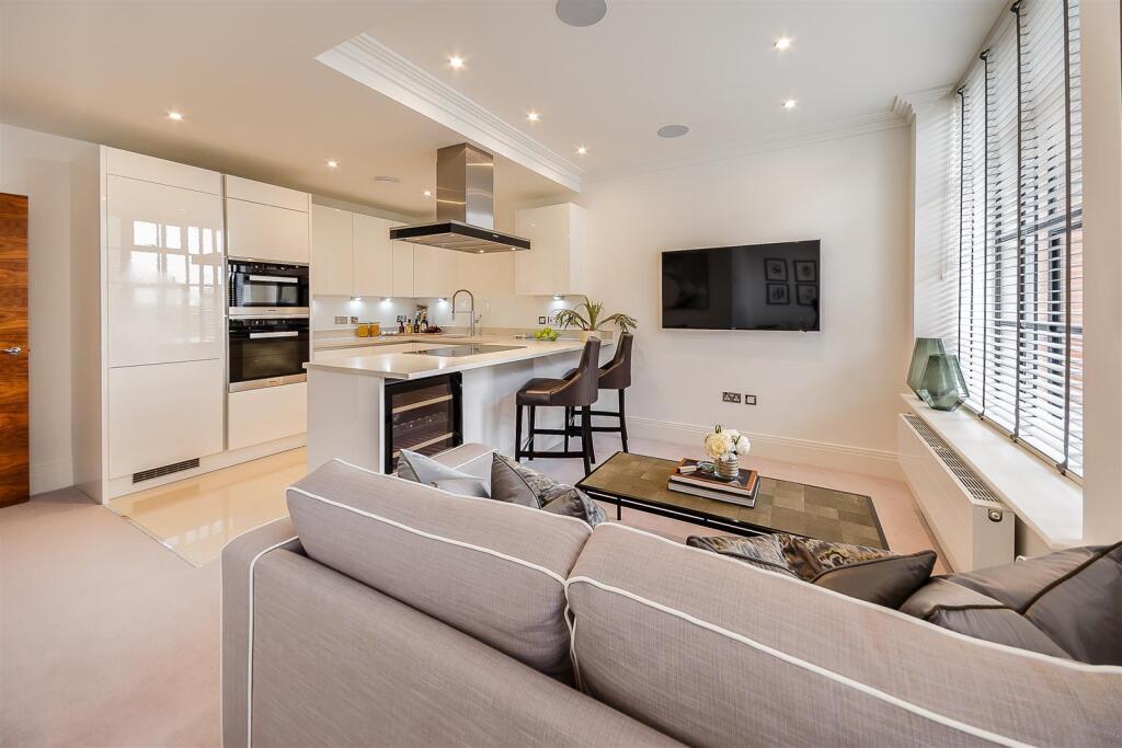 2 bed Apartment for rent in Hammersmith. From Barnard Marcus Lettings - Earls Court Lettings