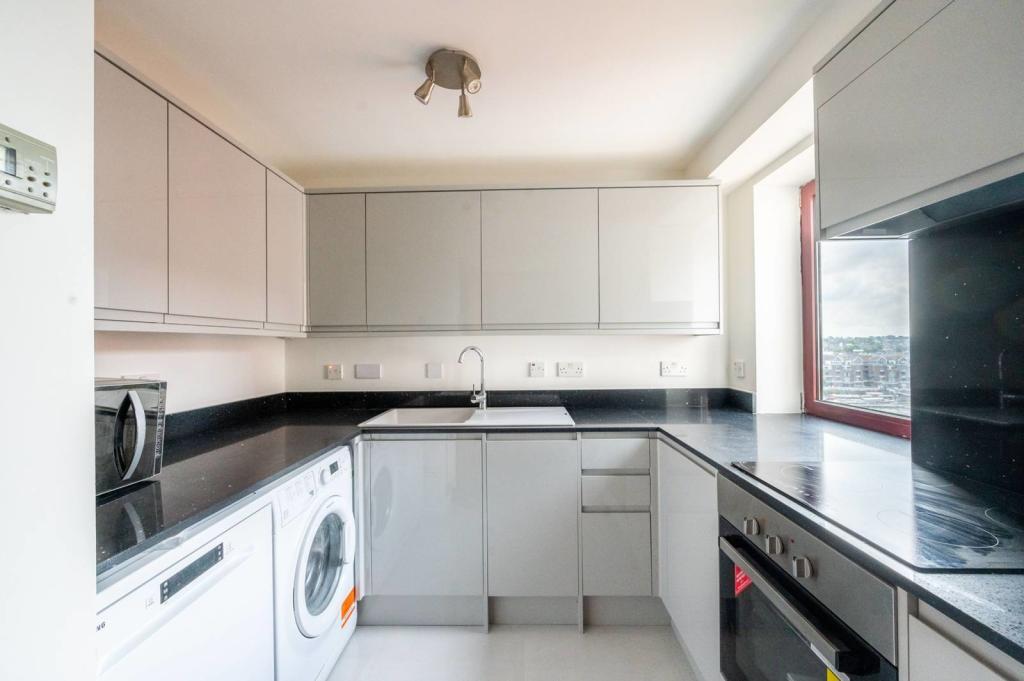 2 bed 1st Floor Flat for rent in London. From Barnard Marcus Lettings - Earls Court Lettings