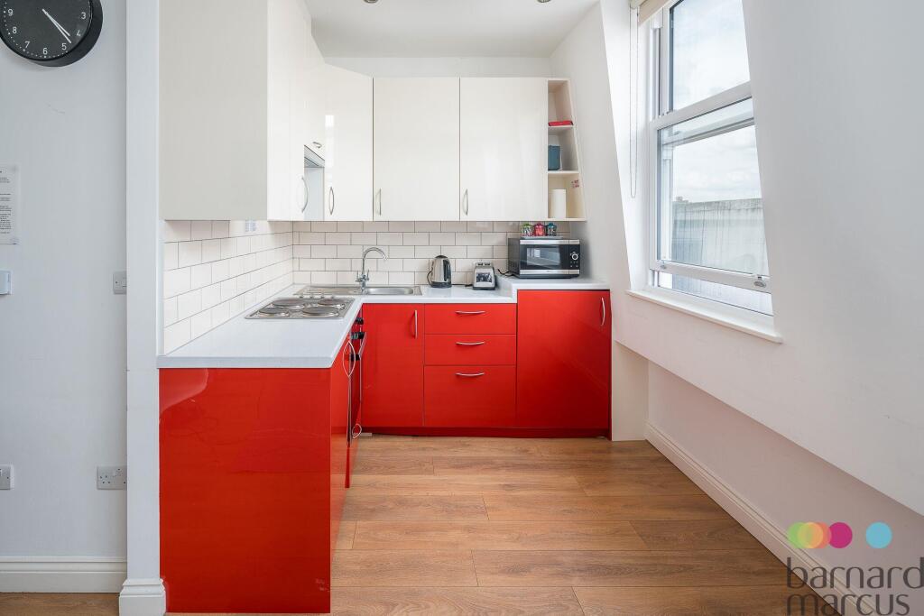 1 bed Apartment for rent in Fulham. From Barnard Marcus Lettings - Earls Court Lettings