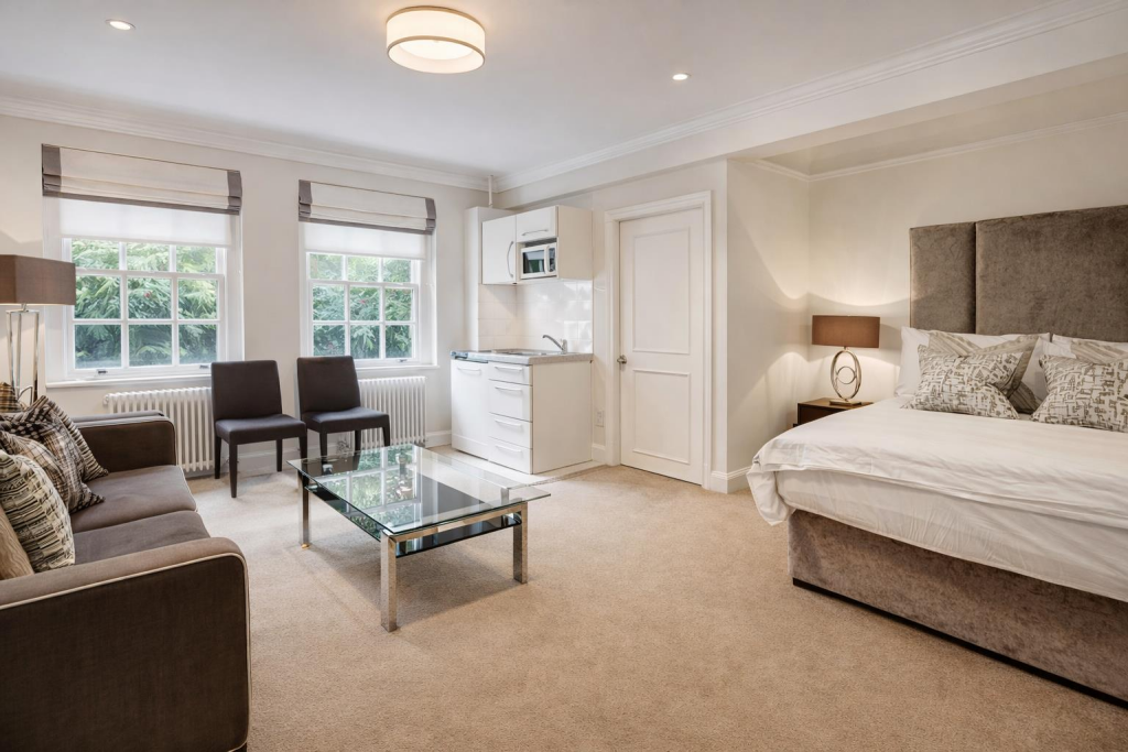 4 bed Apartment for rent in London. From Barnard Marcus Lettings - Earls Court Lettings