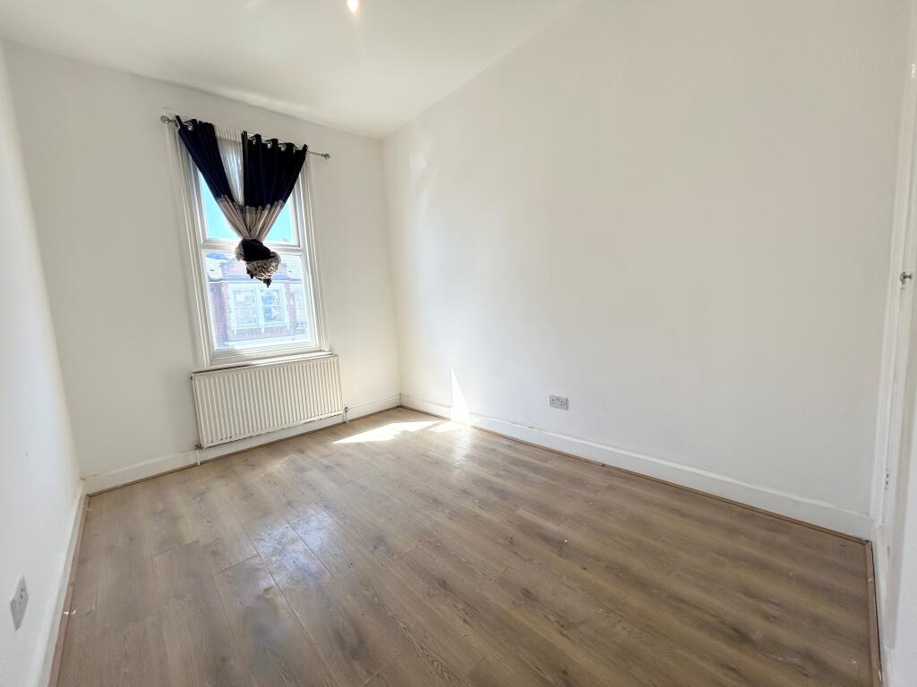 2 bed Apartment for rent in Fulham. From Barnard Marcus Lettings - Earls Court Lettings 2 bed Apartment for rent in Fulham. From Barnard Marcus Lettings - Earls Court Lettings