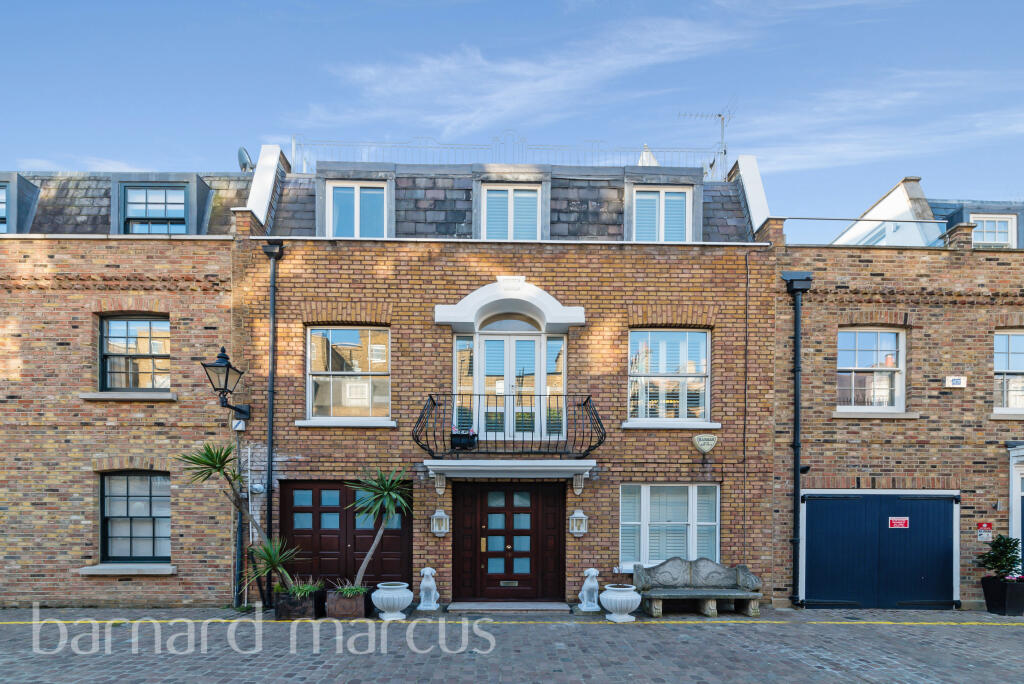 2 bed Detached for rent in Chelsea. From Barnard Marcus Lettings - Earls Court Lettings