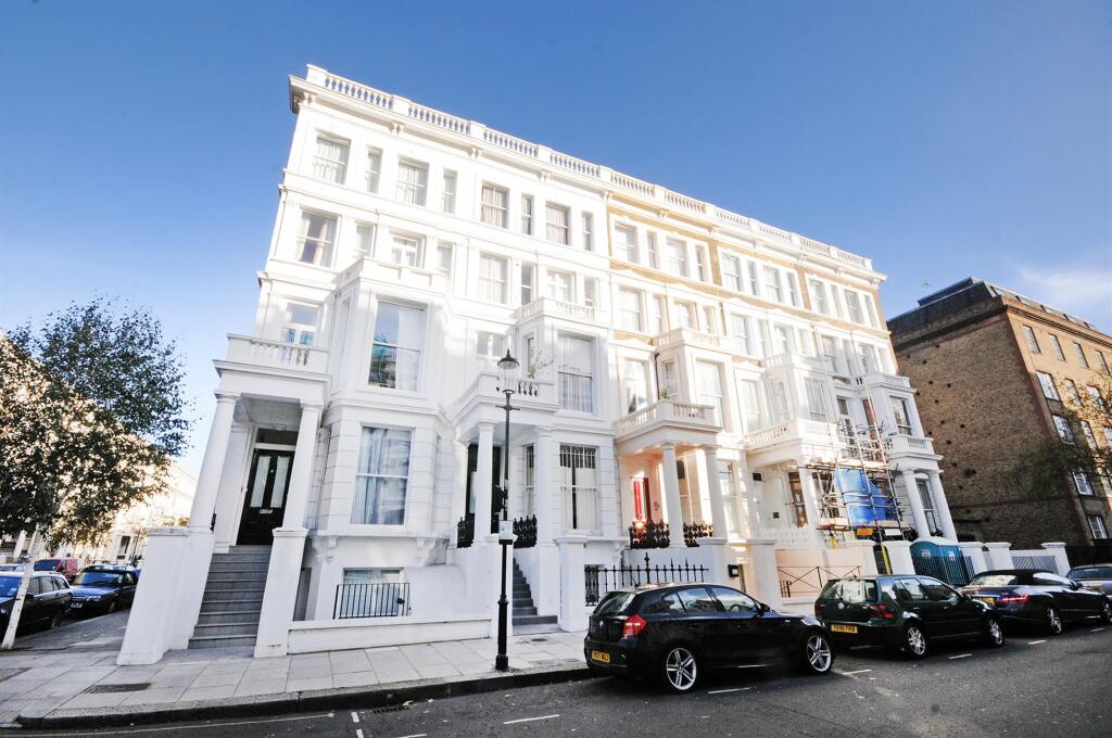 2 bed Apartment for rent in Kensington. From Barnard Marcus Lettings - Earls Court Lettings 2 bed Apartment for rent in Kensington. From Barnard Marcus Lettings - Earls Court Lettings