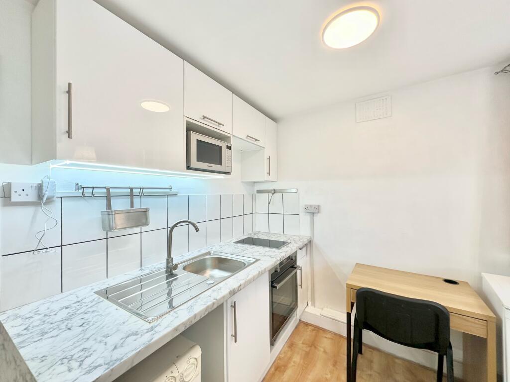 0 bed Apartment for rent in Kensington. From Barnard Marcus Lettings - Earls Court Lettings
