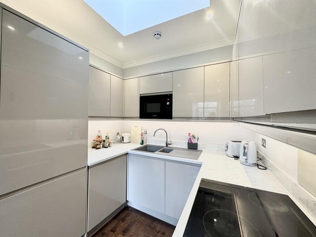 2 bed Apartment for rent in London. From Barnard Marcus Lettings - Earls Court Lettings