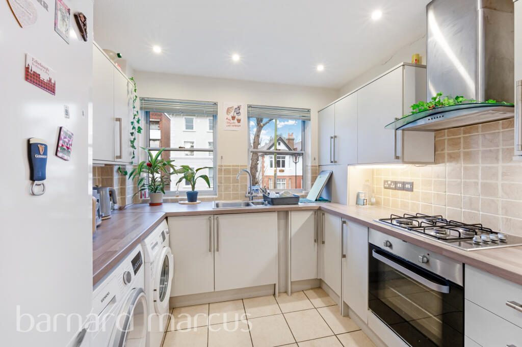 3 bed Apartment for rent in Surbiton. From Barnard Marcus Lettings - Surbiton Lettings