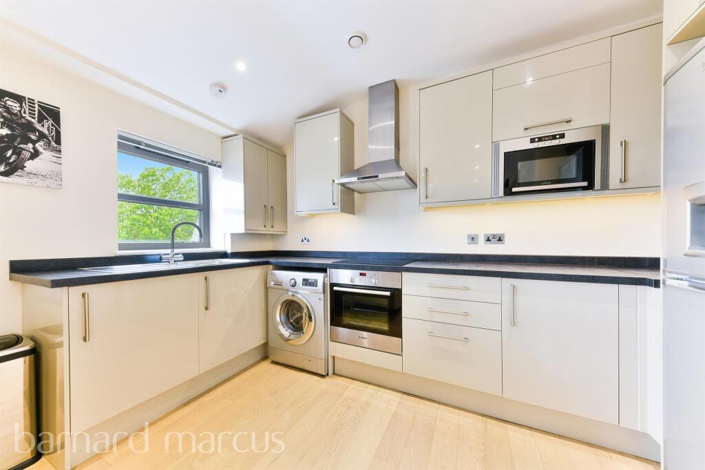 2 bed Apartment for rent in Surbiton. From Barnard Marcus Lettings - Surbiton Lettings