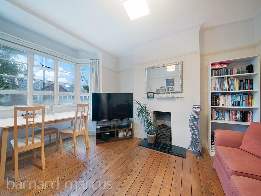 2 bed Flat for rent in Wandsworth. From Barnard Marcus - Earlsfield