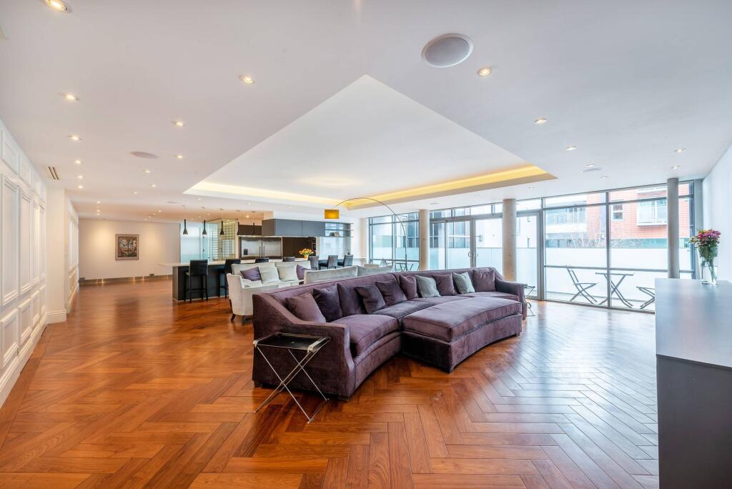 3 bed 1st Floor Flat for rent in London. From Barnard Marcus - Earlsfield