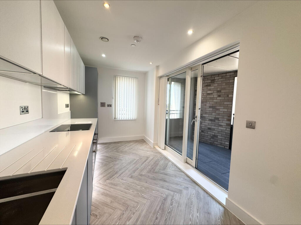 2 bed 1st Floor Flat for rent in Wandsworth. From Barnard Marcus - Earlsfield