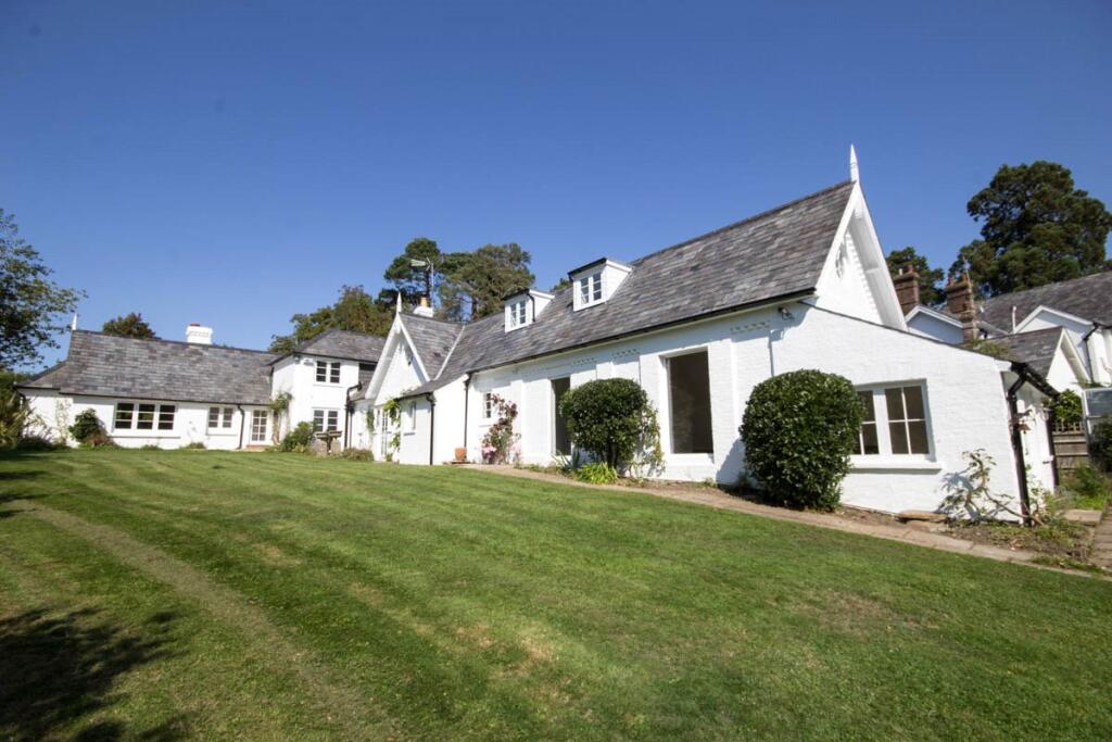 4 bed Detached for rent in Burwash Weald. From Batcheller Monkhouse - Battle