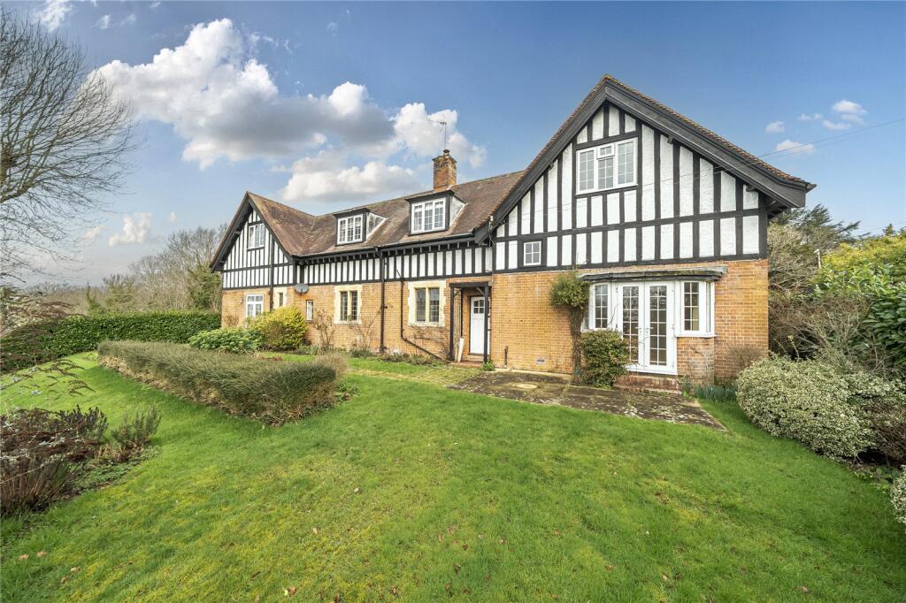 4 bed Mid Terraced House for rent in Ticehurst. From Batcheller Monkhouse - Battle