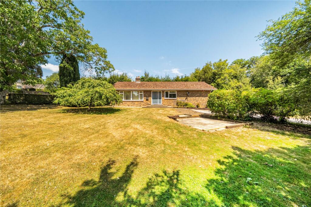 4 bed Bungalow for rent in Dragon's Green. From Batcheller Monkhouse - Haywards Heath 4 bed Bungalow for rent in Dragon's Green. From Batcheller Monkhouse - Haywards Heath