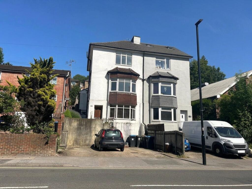 3 bed Annexe for rent in Caterham. From Batcheller Monkhouse - Tunbridge Wells
