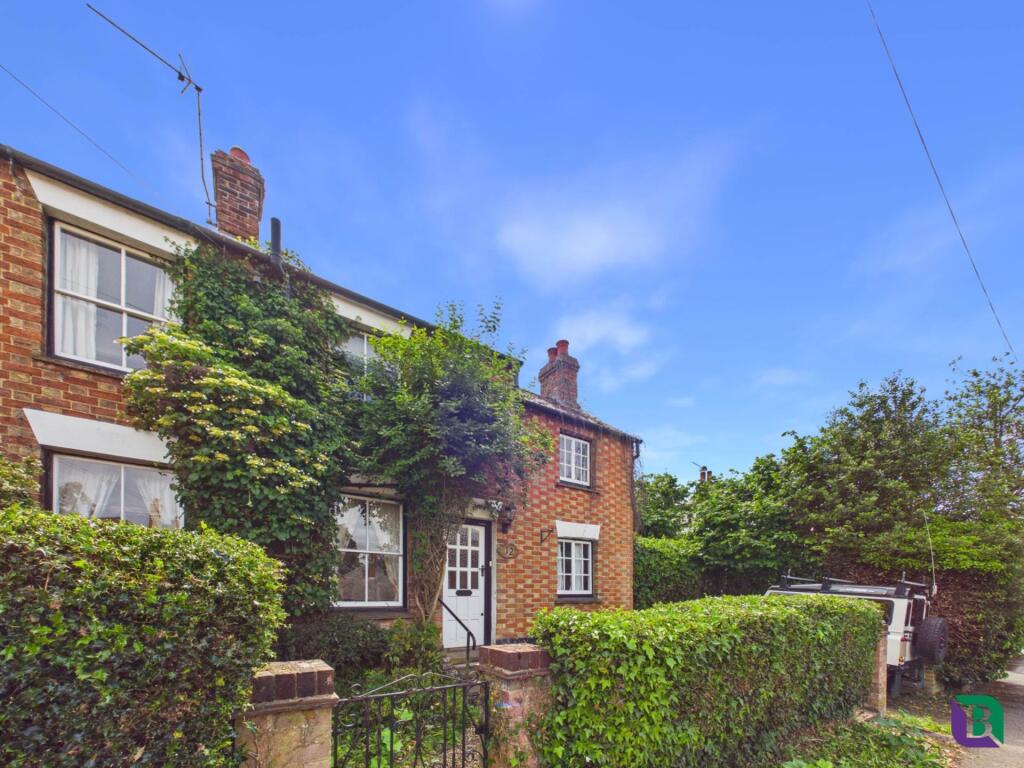 3 bed Semi Detached for rent in Milton Keynes. From Beasley & Partners - Woburn Sands 3 bed Semi Detached for rent in Milton Keynes. From Beasley & Partners - Woburn Sands