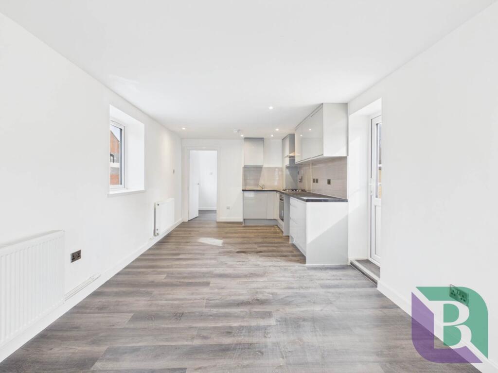 5 bed Semi Detached for rent in Bletchley. From Beasley & Partners - Woburn Sands 5 bed Semi Detached for rent in Bletchley. From Beasley & Partners - Woburn Sands