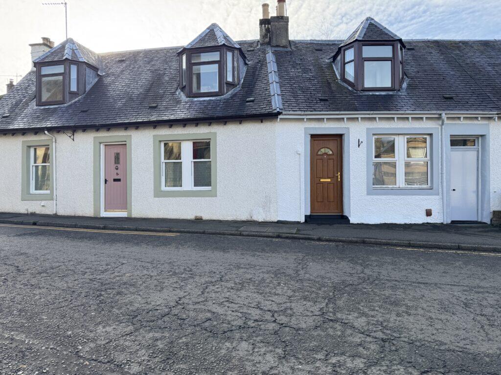 1 bed Mid Terraced House for rent in Cambusbarron. From Bastion Property Management Ltd - Stirling
