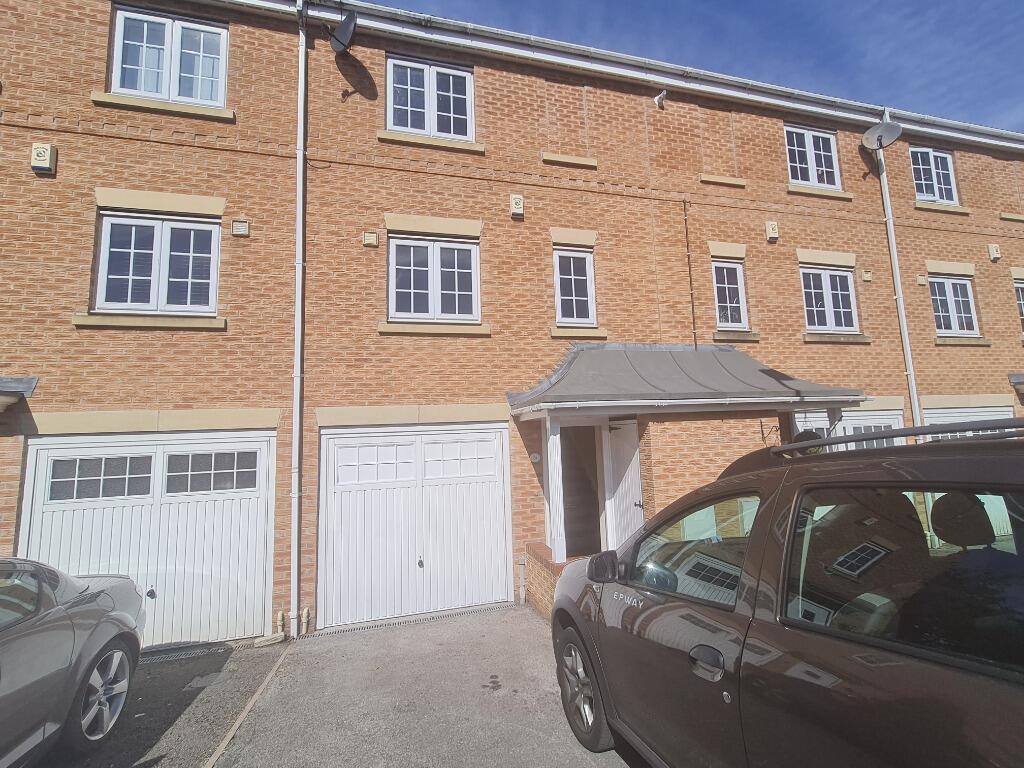 3 bed Town House for rent in Ashton-under-Lyne. From Belvoir - Ashton-under-Lyne 3 bed Town House for rent in Ashton-under-Lyne. From Belvoir - Ashton-under-Lyne