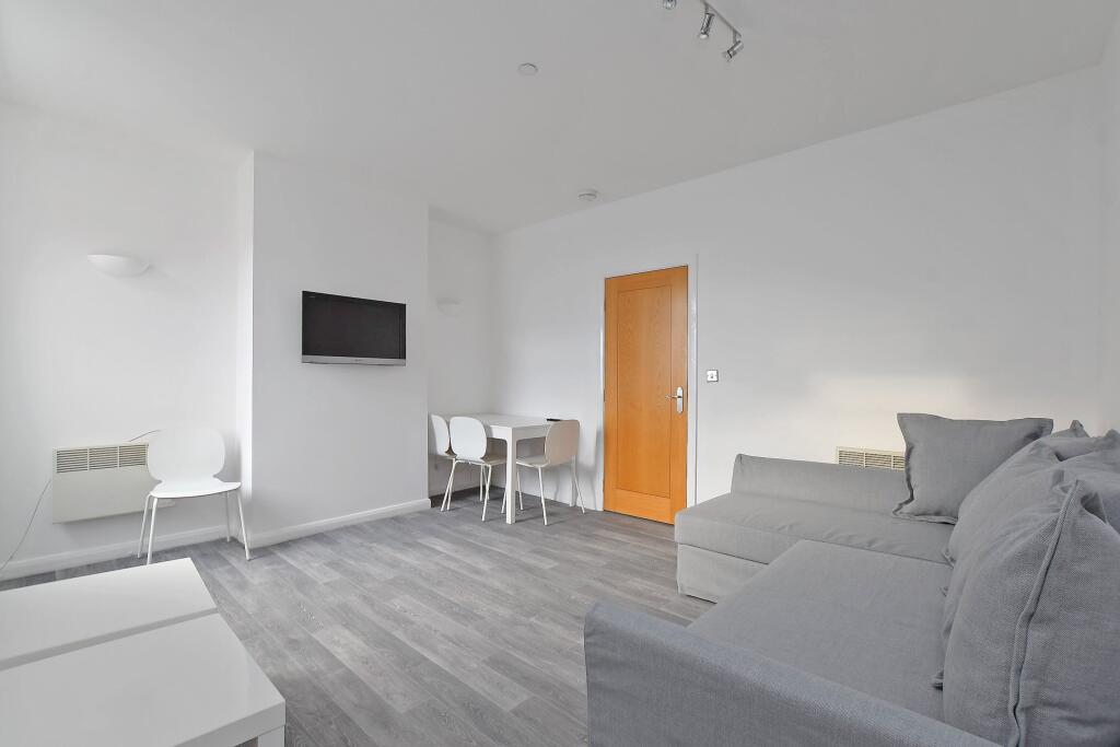 3 bed Duplex for rent in Long Line. From Belvoir Sales - Sheffield
