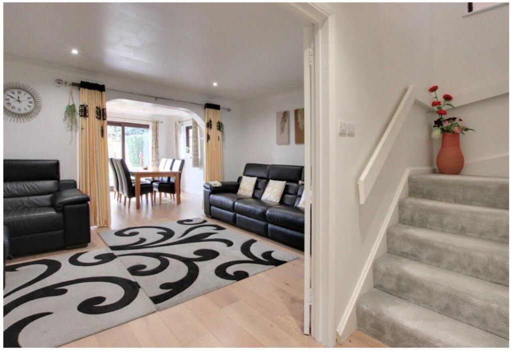 4 bed Detached House for rent in Croydon. From Belvoir - Sutton