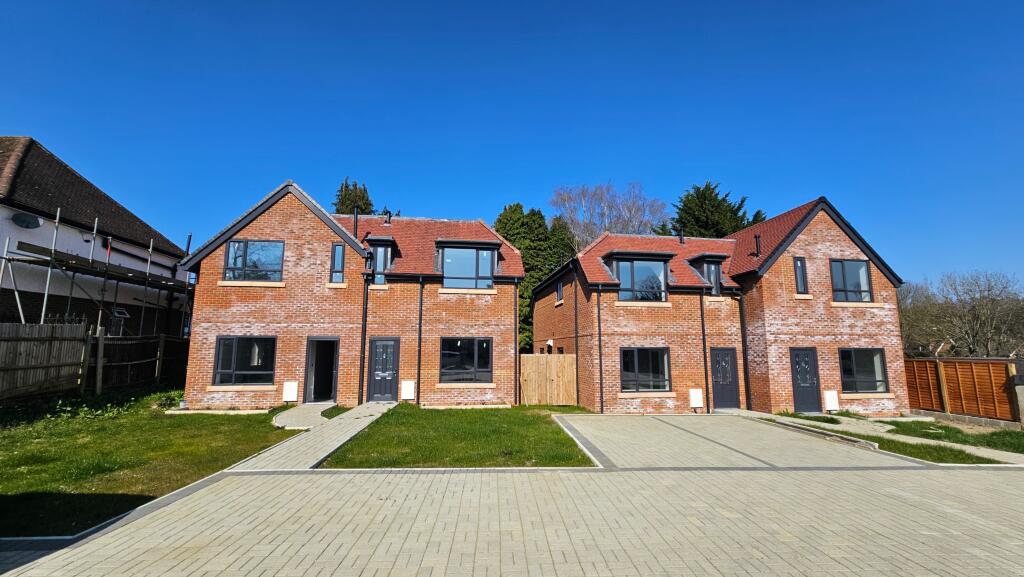 3 bed Semi Detached for rent in Coulsdon. From Belvoir Sales - Sutton 3 bed Semi Detached for rent in Coulsdon. From Belvoir Sales - Sutton