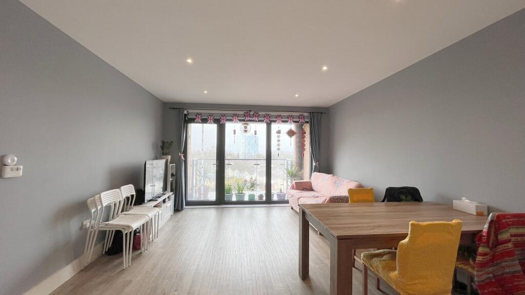 2 bed 1st Floor Flat for rent in Carshalton. From Belvoir Sales - Sutton 2 bed 1st Floor Flat for rent in Carshalton. From Belvoir Sales - Sutton