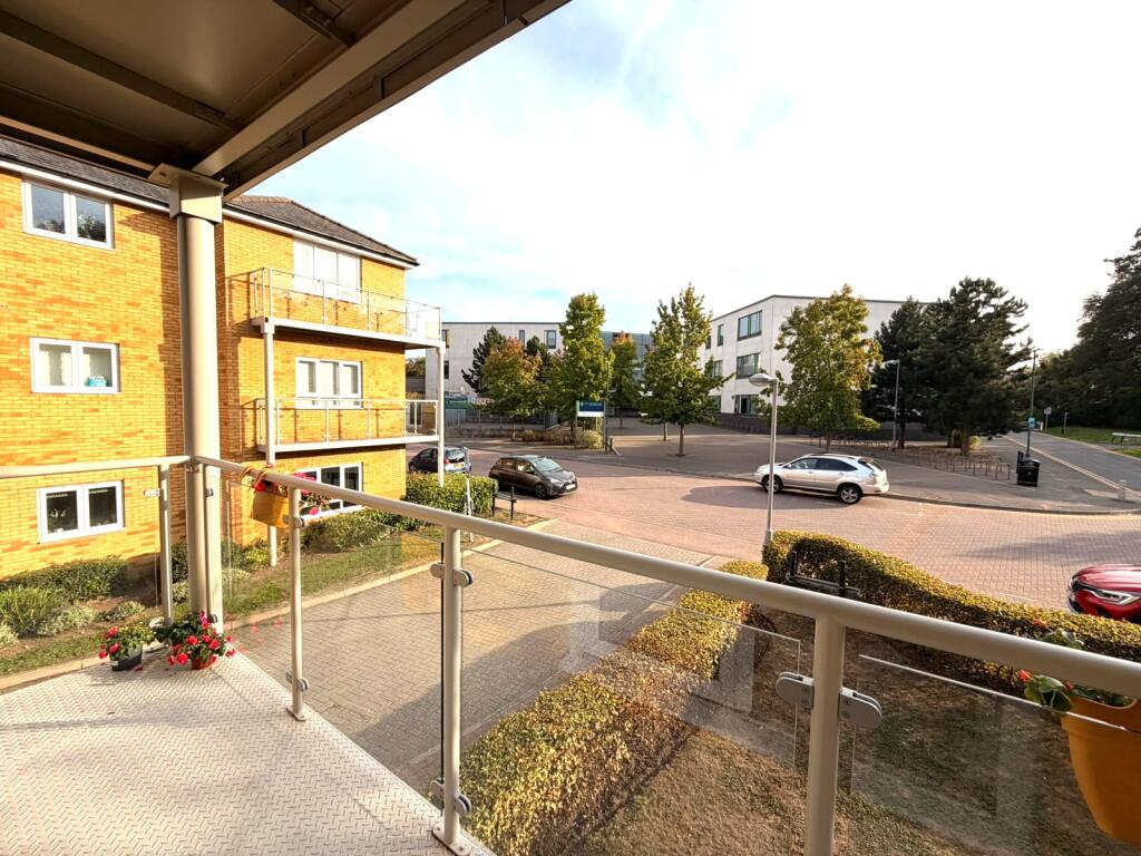 2 bed 1st Floor Flat for rent in Carshalton. From Belvoir Sales - Sutton