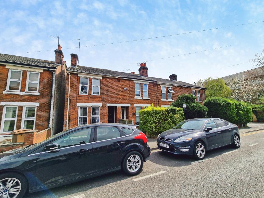 3 bed Mid Terraced House for rent in Chelmsford. From Belvoir - Chelmsford