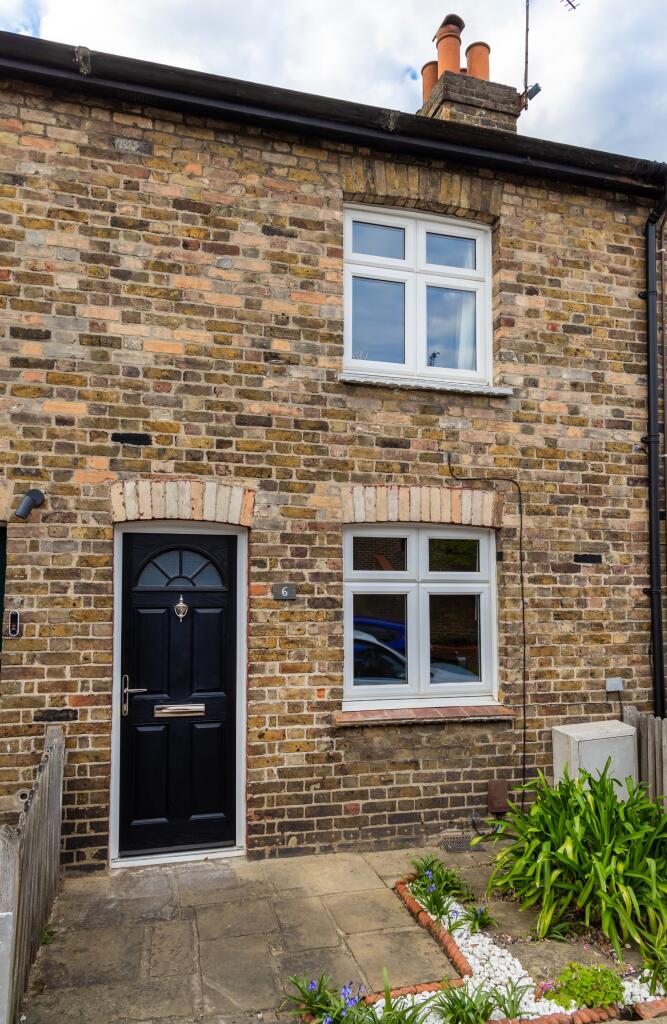 2 bed Mid Terraced House for rent in Chelmsford. From Belvoir - Chelmsford