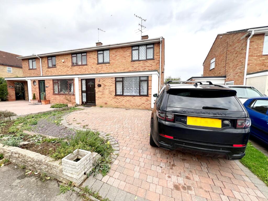 4 bed Semi Detached for rent in Broomfield. From Belvoir - Chelmsford