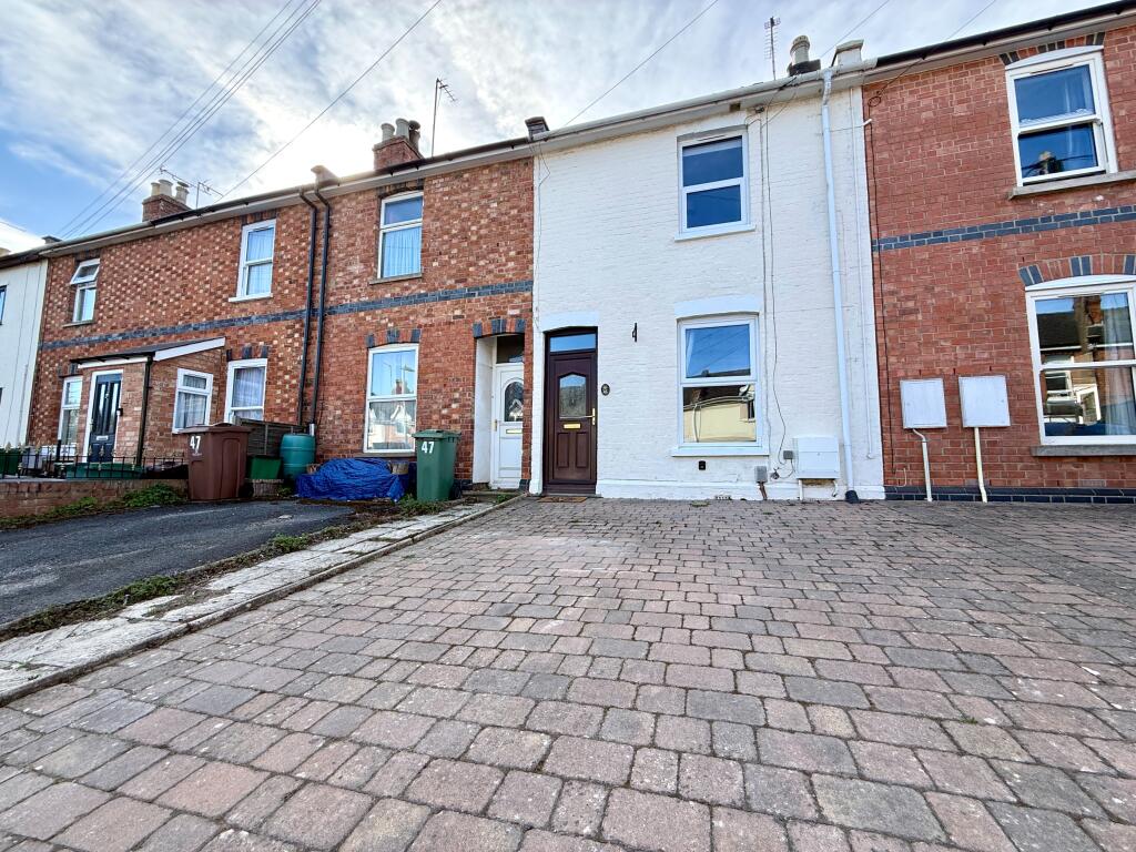 3 bed Mid Terraced House for rent in Cheltenham. From Belvoir - Cheltenham