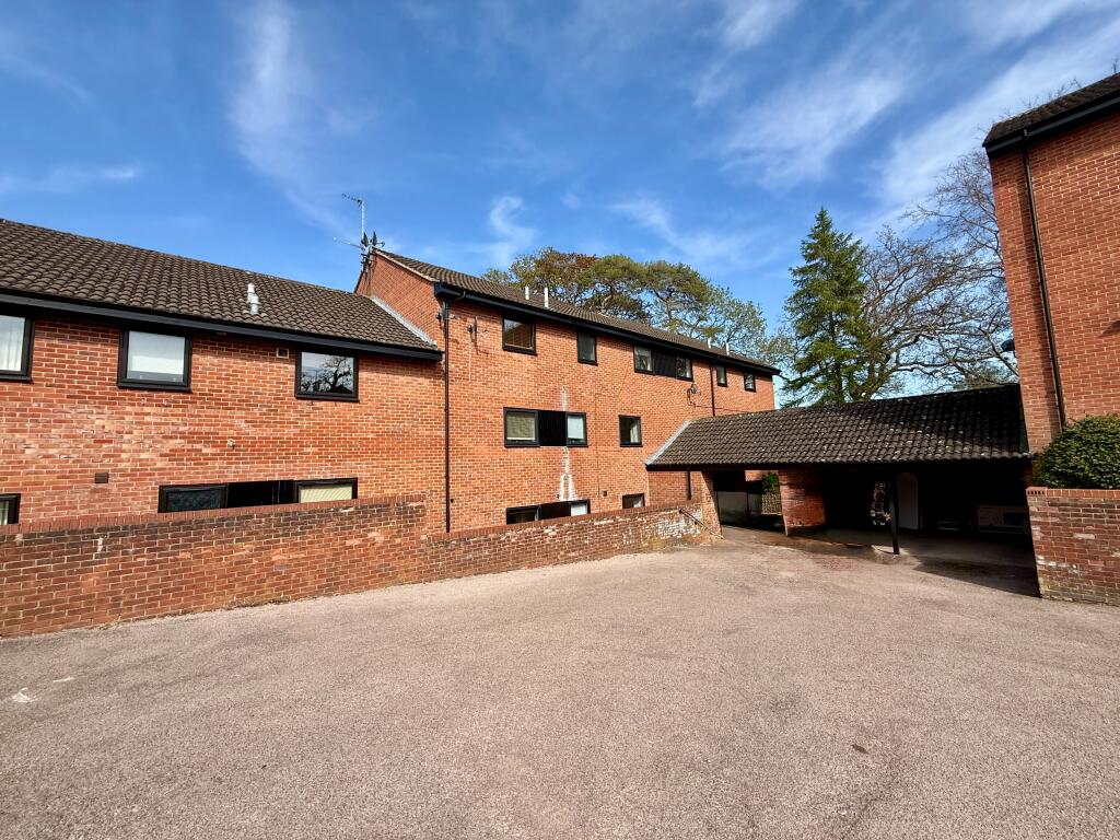 2 bed 1st Floor Flat for rent in Leckhampton Hill. From Belvoir - Cheltenham