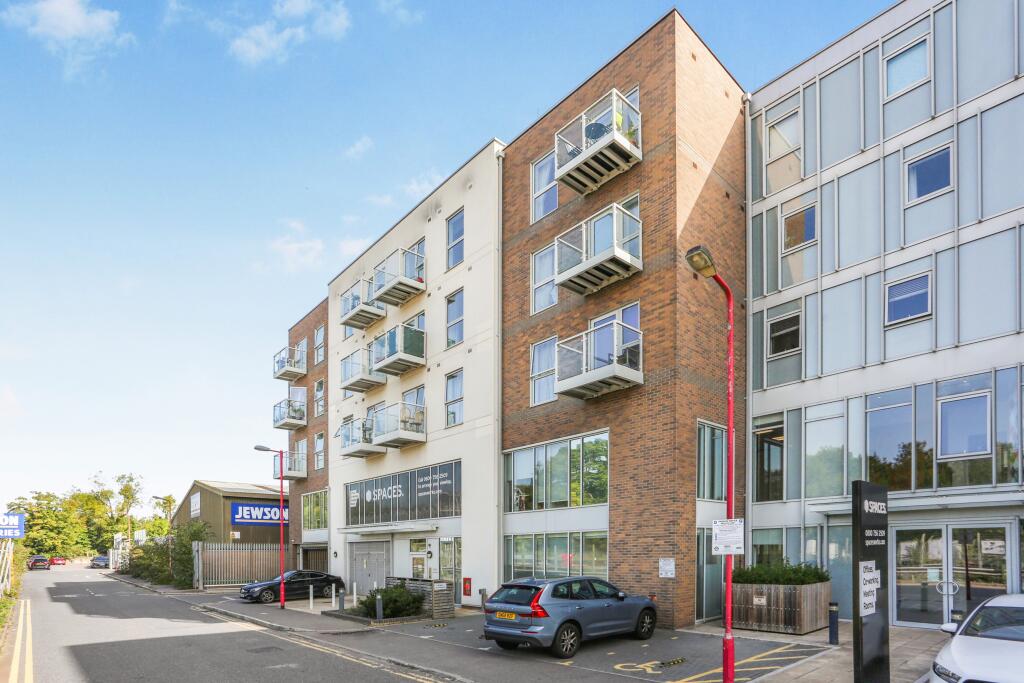 3 bed 1st Floor Flat for rent in Guildford. From Belvoir - Guildford - Sales 3 bed 1st Floor Flat for rent in Guildford. From Belvoir - Guildford - Sales