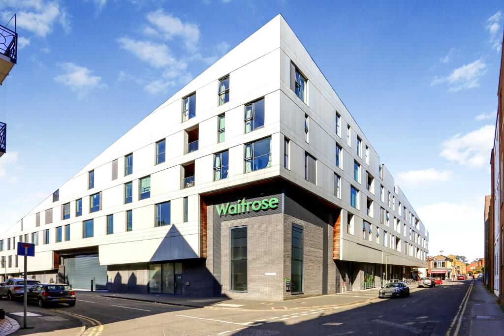 2 bed 1st Floor Flat for rent in Guildford. From Belvoir - Guildford - Sales