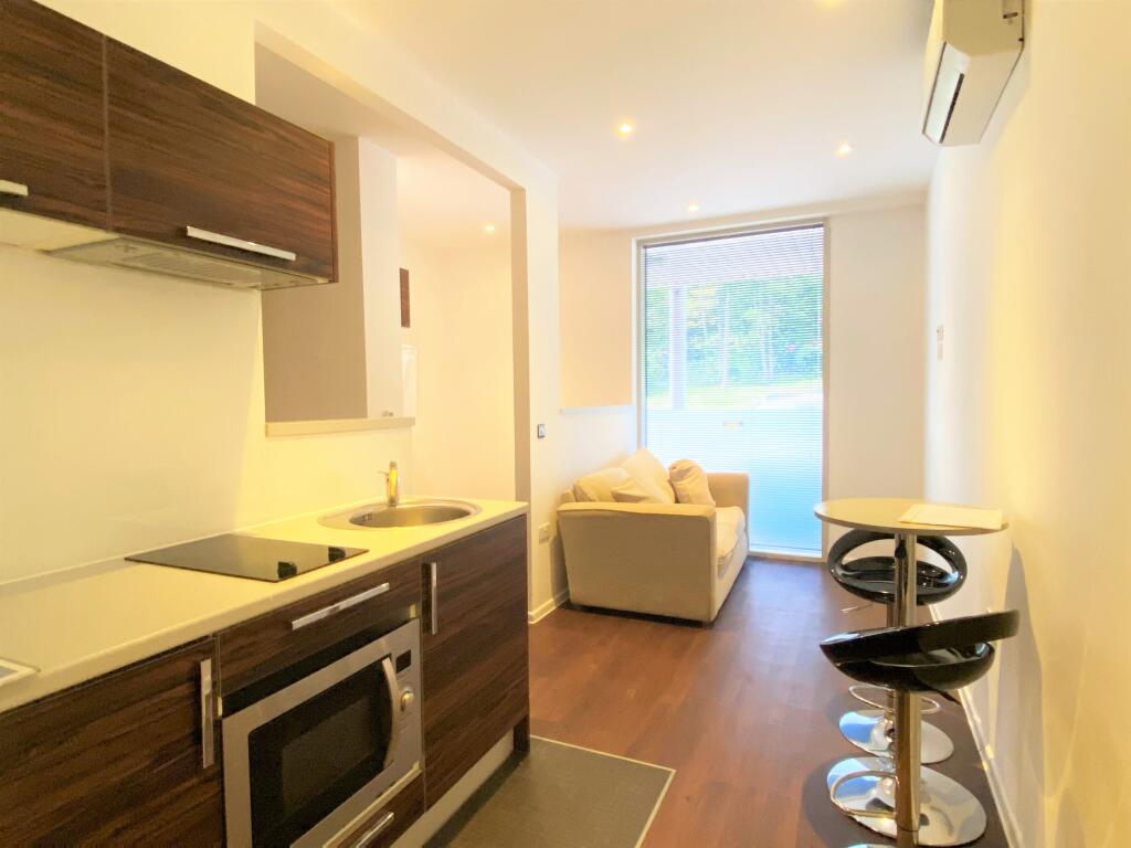 4 bed Studio for rent in Guildford. From Belvoir - Guildford - Sales