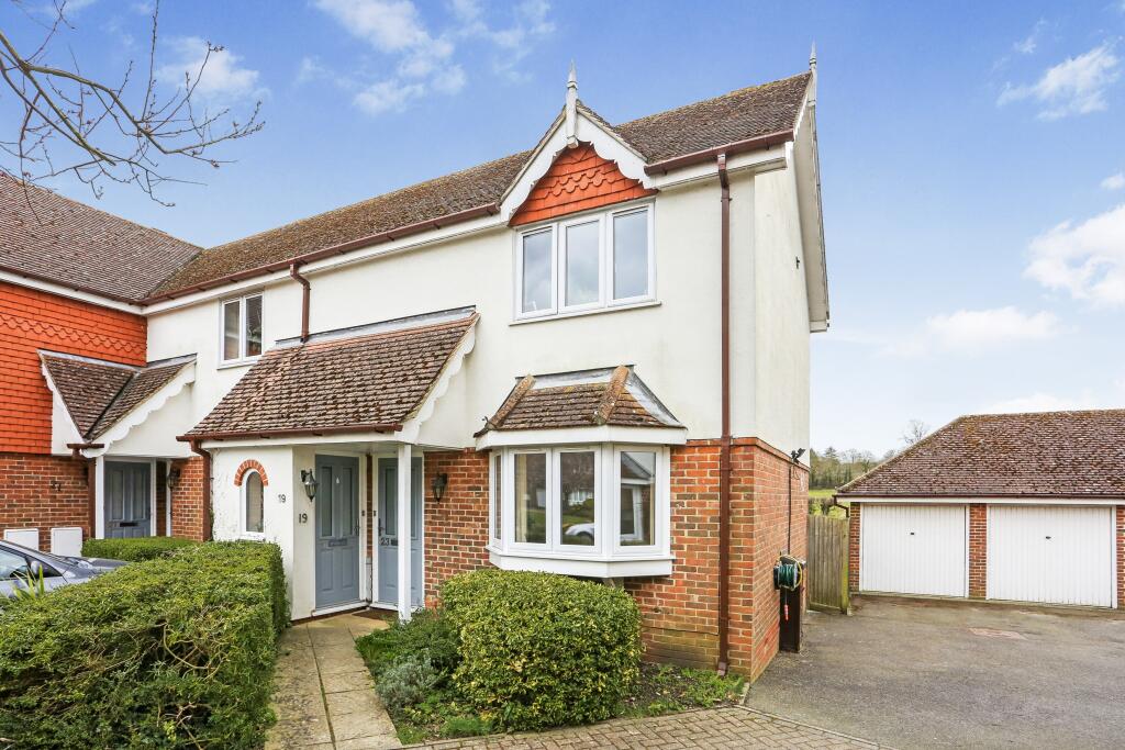 2 bed House (unspecified) for rent in Effingham. From Belvoir - Guildford - Sales