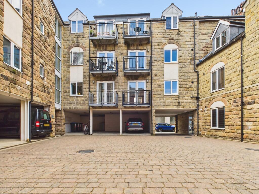 2 bed 1st Floor Flat for rent in Harrogate. From Belvoir - Harrogate