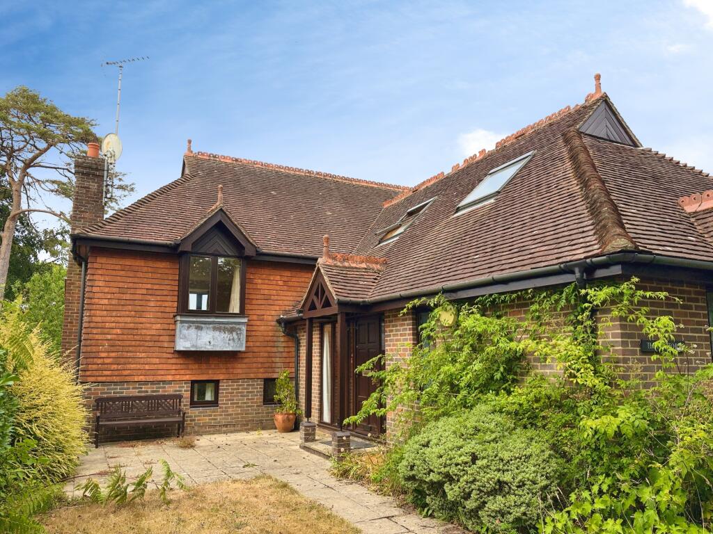 5 bed Detached for rent in Horsted Keynes. From Belvoir - Haywards Heath 5 bed Detached for rent in Horsted Keynes. From Belvoir - Haywards Heath